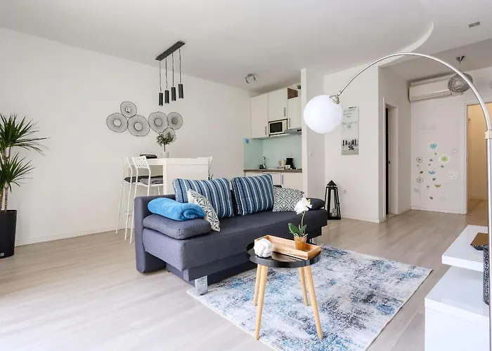 Cardo Apartments