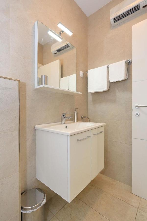 Cardo Apartment *